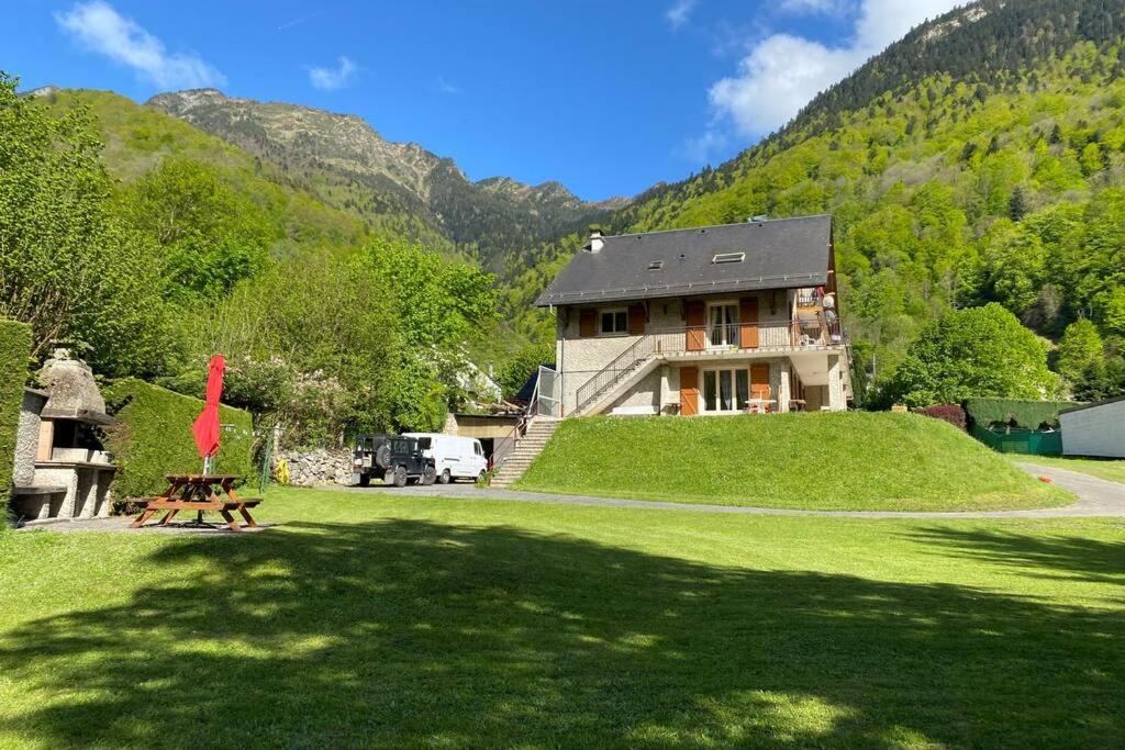 T2 Ensoleille. Terrasse Et Vaste Jardin Commun Appartement Cauterets Buitenkant foto