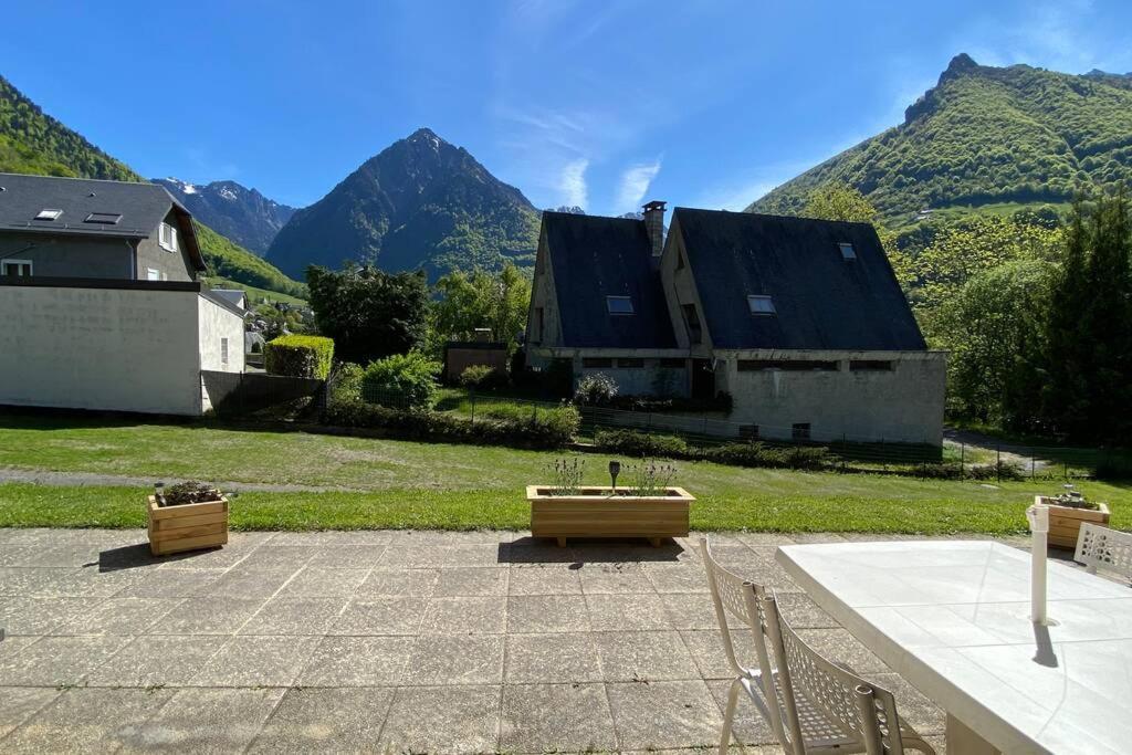 T2 Ensoleille. Terrasse Et Vaste Jardin Commun Appartement Cauterets Buitenkant foto