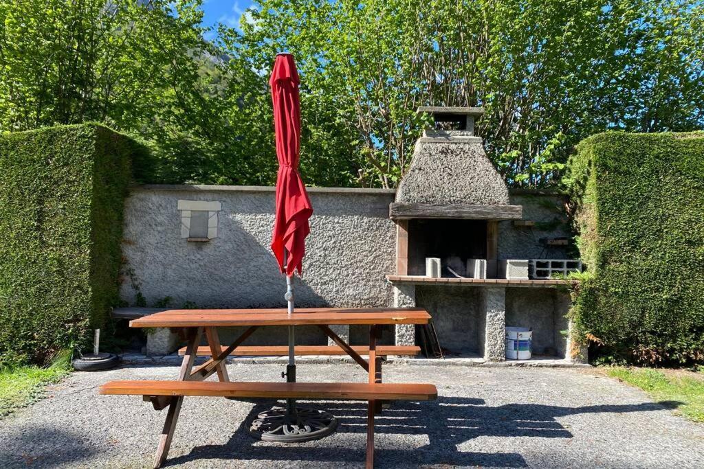 T2 Ensoleille. Terrasse Et Vaste Jardin Commun Appartement Cauterets Buitenkant foto