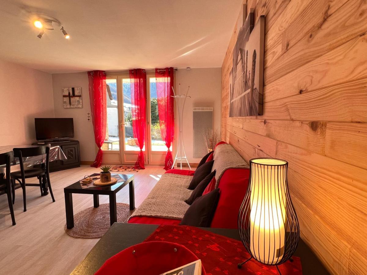 T2 Ensoleille. Terrasse Et Vaste Jardin Commun Appartement Cauterets Buitenkant foto