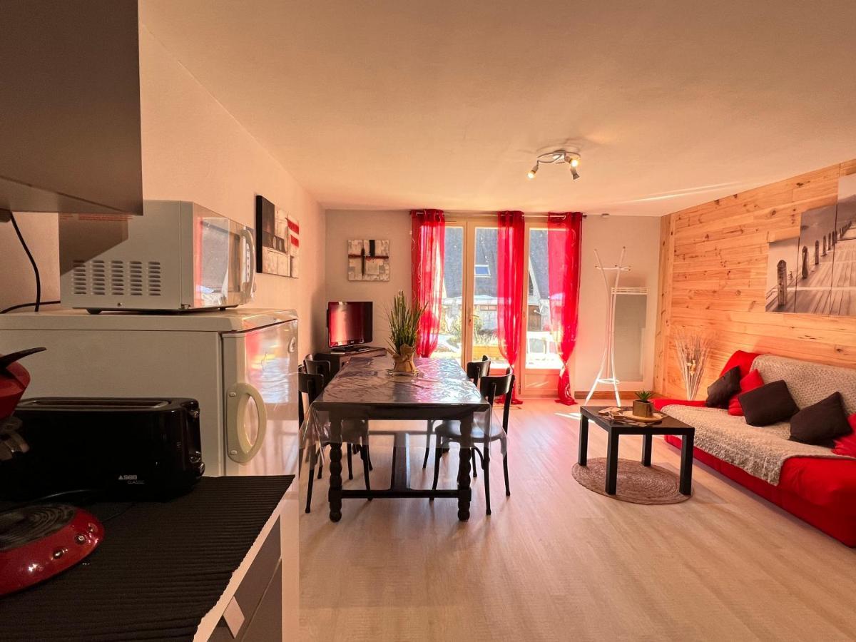 T2 Ensoleille. Terrasse Et Vaste Jardin Commun Appartement Cauterets Buitenkant foto